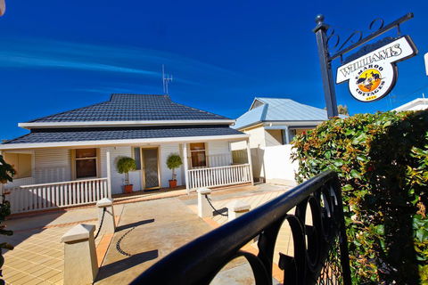 Emaroo Cottages Broken Hill - Accommodation Brisbane 2
