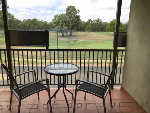 Emerald Executive Apartments - Accommodation Brisbane 1