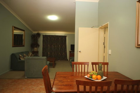 Emerald Explorers Inn - Accommodation Brisbane 2