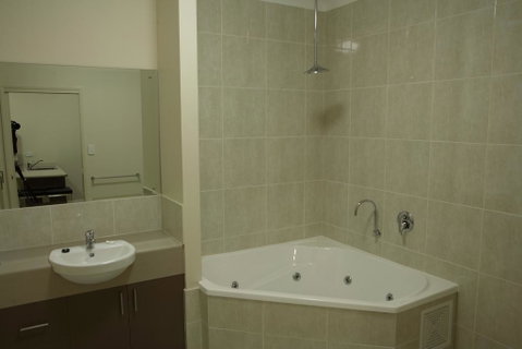 Emerald Inn - Accommodation Brisbane 3
