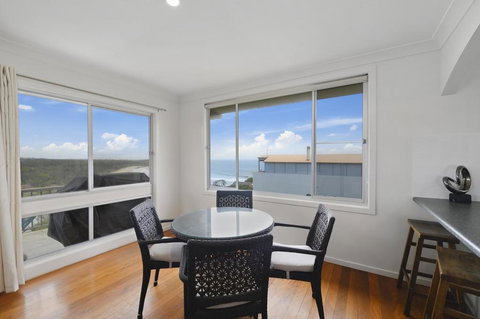 Emerald Views - Accommodation Brisbane 3