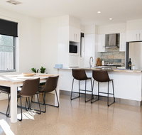 Endsleigh II - Cosy 2 Bedroom Villa Free Wifi Near CBD - Accommodation Brisbane