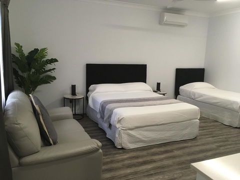 Escape On Lake - Accommodation Brisbane 3