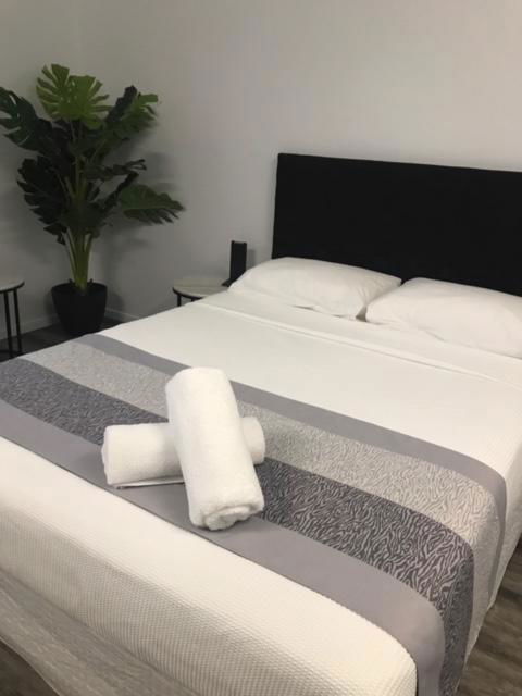 Escape On Lake - Accommodation Brisbane 2