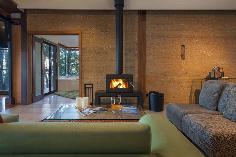 Eumarella Shores Noosa Lake Retreat - Accommodation Brisbane 0