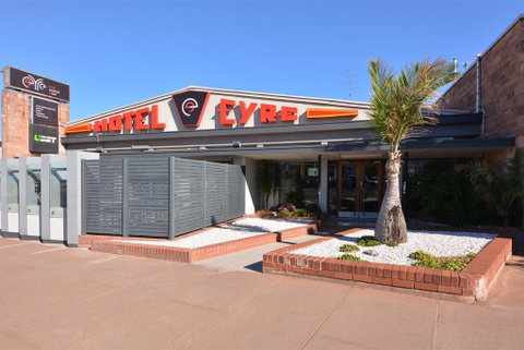 Eyre Hotel - Accommodation Brisbane 2