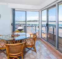 Fairholme 8 Perfect Lakefront Position - Accommodation Brisbane