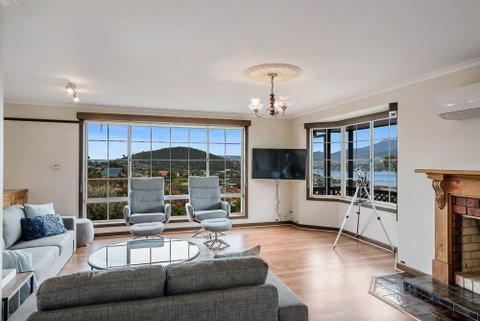 FAMILY With Children Of All Ages - Water/Bridge View - Accommodation Brisbane 3