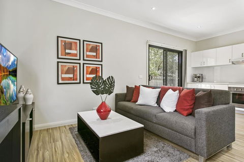 Family-friendly Hideaway In Quiet Suburb - Accommodation Brisbane 0