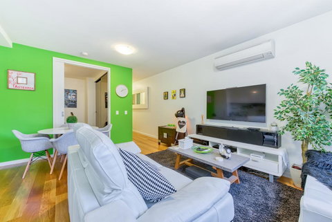 Fitzroy Lifestyle 1 Bed With Pool, Spa, Sauna & Gym - Accommodation Brisbane 0