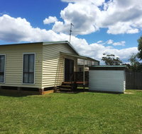 Flat 2 42 McMillan Rd - Accommodation Brisbane