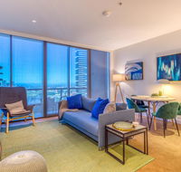 Flying views over the CBD free parking pool sauna wifi - Accommodation Brisbane