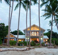 Frangipani Beach House - Newell Beach - Accommodation Brisbane