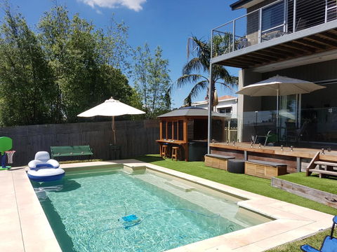 Frankston Hilltop Retreat - Accommodation Brisbane 3