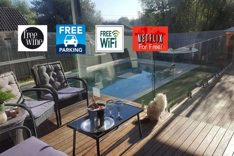 Frankston Hilltop Retreat - Accommodation Brisbane 0