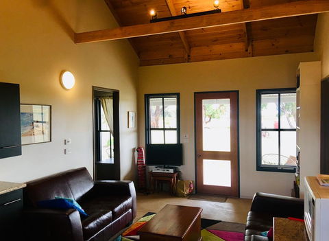 French Island Cottage - Accommodation Brisbane 3