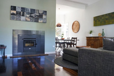 Gallery House Dwellingup - Accommodation Brisbane 0