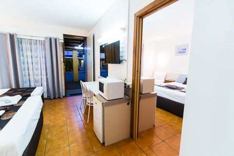 Gladstone Motel - Accommodation Brisbane 1