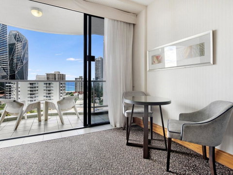 Gold Tower 8th Level Private Two Bedroom Dual Key - Accommodation Brisbane 1