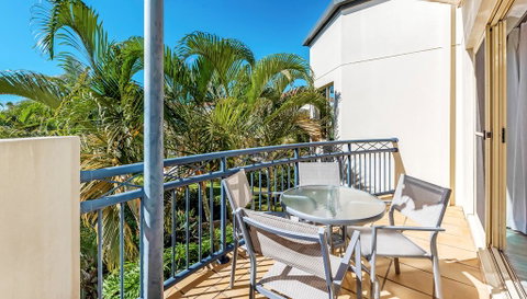 Golden Riviera Absolute Beachfront Resort - Accommodation Brisbane 2
