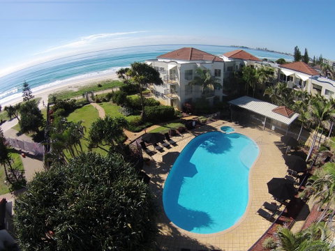 Golden Riviera Absolute Beachfront Resort - Accommodation Brisbane 0