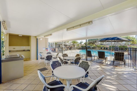 Golden Riviera Absolute Beachfront Resort - Accommodation Brisbane 1