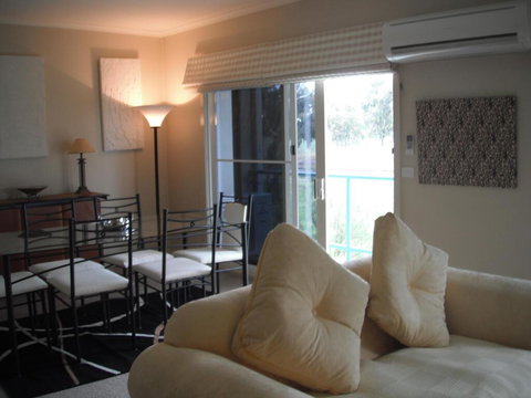 Golf View Apartment 7 - Accommodation Brisbane 1