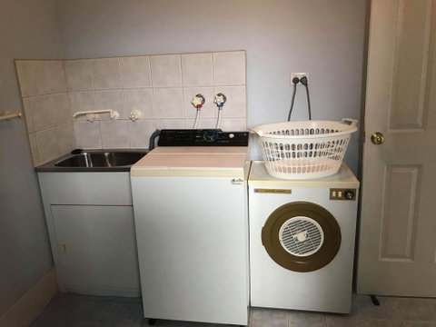 Guesthouse On Dolphin - Accommodation Brisbane 1