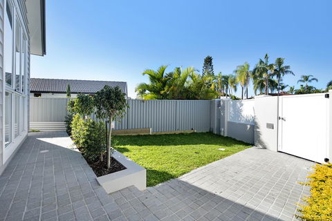 Hamptons #1 Broadbeach Apartment - 1 Bedroom - New Luxurious - Accommodation Brisbane 1
