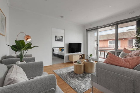 Heart Of Ormond Apartment By Ready Set Host - Accommodation Brisbane 0