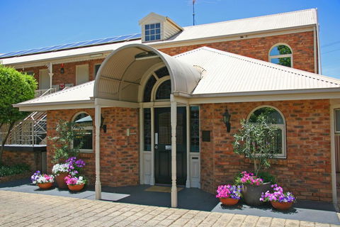 Hermitage Motor Inn - Accommodation Brisbane 1