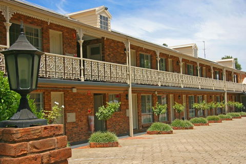 Hermitage Motor Inn - Accommodation Brisbane 2