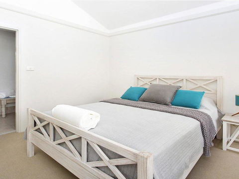 Hidden Gem On Manning - Great Location Opposite Surf Beach - Accommodation Brisbane 3