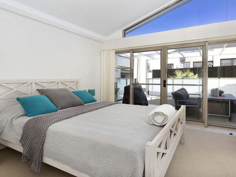 Hidden Gem On Manning - Great Location Opposite Surf Beach - Accommodation Brisbane 1