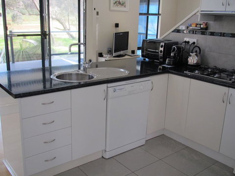 Hidden Grove Retreat - Accommodation Brisbane 0