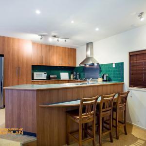 High Plains Drifter - Accommodation Brisbane 2