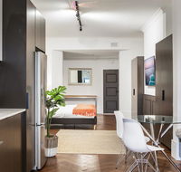 High-End Studio Near Parks Theatres and Dining - Accommodation Brisbane