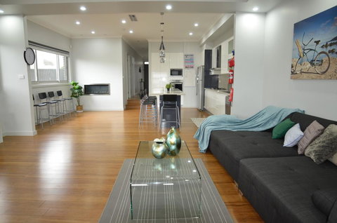 Home Away From Home Newly Built And Spacious - Accommodation Brisbane 0