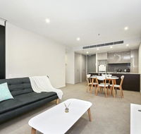 Homely Albert Park Suite Next to Grand Prix Circuit - Accommodation Brisbane
