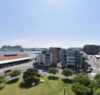 Honeysuckle Haven - harbour facing  walk to restaurants - Accommodation Brisbane