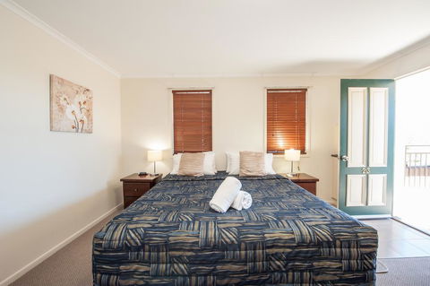 Jacaranda Place Motor Inn - Accommodation Brisbane 0