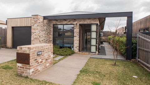 Jamila - Accommodation Brisbane 0