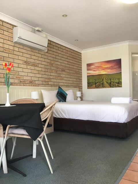 Jolly Swagman Motor Inn - Accommodation Brisbane 3