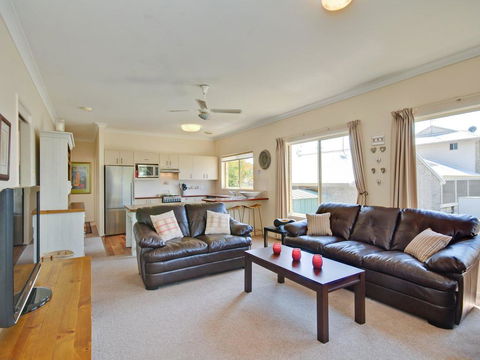 Just 4 Fun - Accommodation Brisbane 0