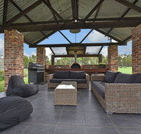 Kelman Cottage - tucked away with pool  native wildlife - Accommodation Brisbane