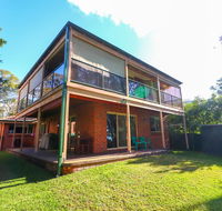 Kingfisher LakeHouse - Accommodation Brisbane