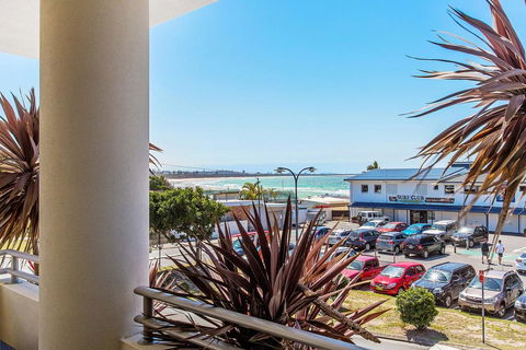 KINGSCLIFF OCEAN FRONT TERRACE 4 - Accommodation Brisbane 1