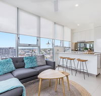 KOZYGURU NEWSTEAD DESIGNER 2 BED APT FREE PARKING POOL  GYM QNE088 - Accommodation Brisbane