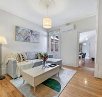 KOZYGURU SURRY HILLS COZY 3 BED TERRACE MINS WALK TO CBD NSH095 - Accommodation Brisbane