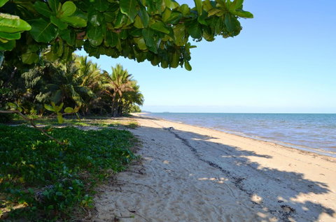 Kurrimine Beach Huts - Accommodation Brisbane 1